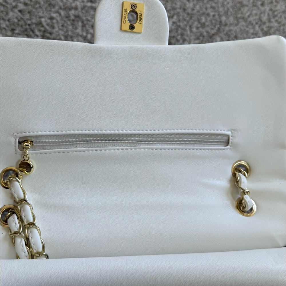C C  Classic Flap Quilted Leather Shoulder Bag in White - Picture 3 of 10